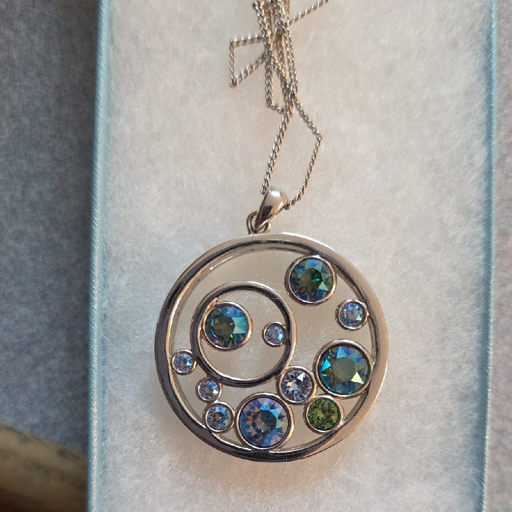 ' Floating Bubbles' Touchstone Crystal Silver Necklace with Blue and Green Gems